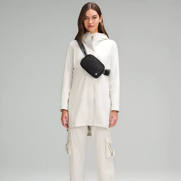 NEW Lululemon Everywhere Crossbody Belt Bag 1L Wordmark - Black and Gray - Picture 6 of 6